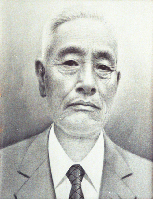 남상익